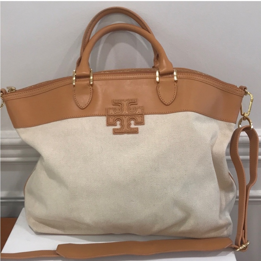 NWT Perfect condition and rare find! Tory Burch large Ladies tote